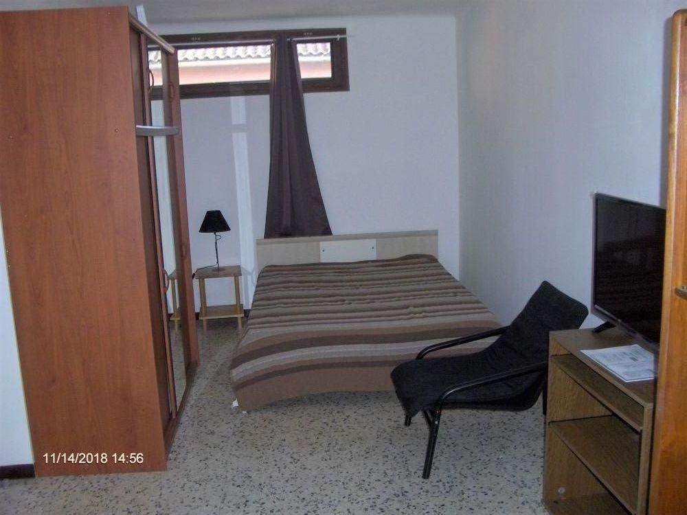 studio meublé avec balcon
