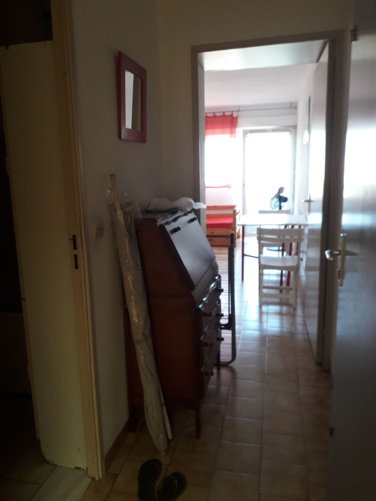 studio meublé 30 mètres plage vue mer