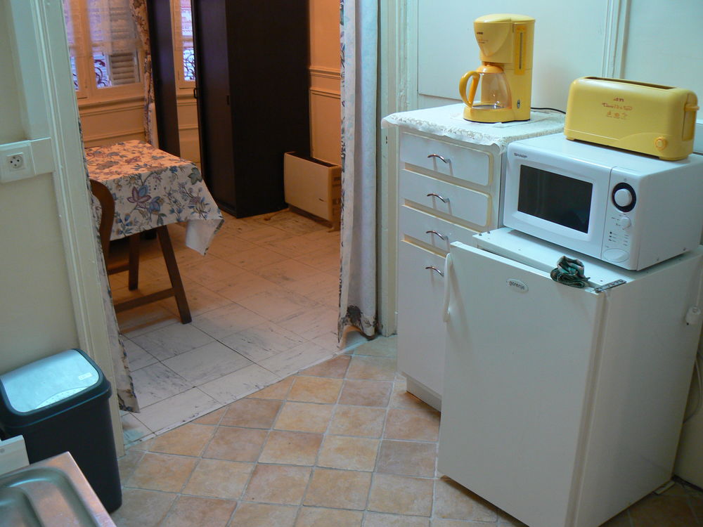 Studio meublé.