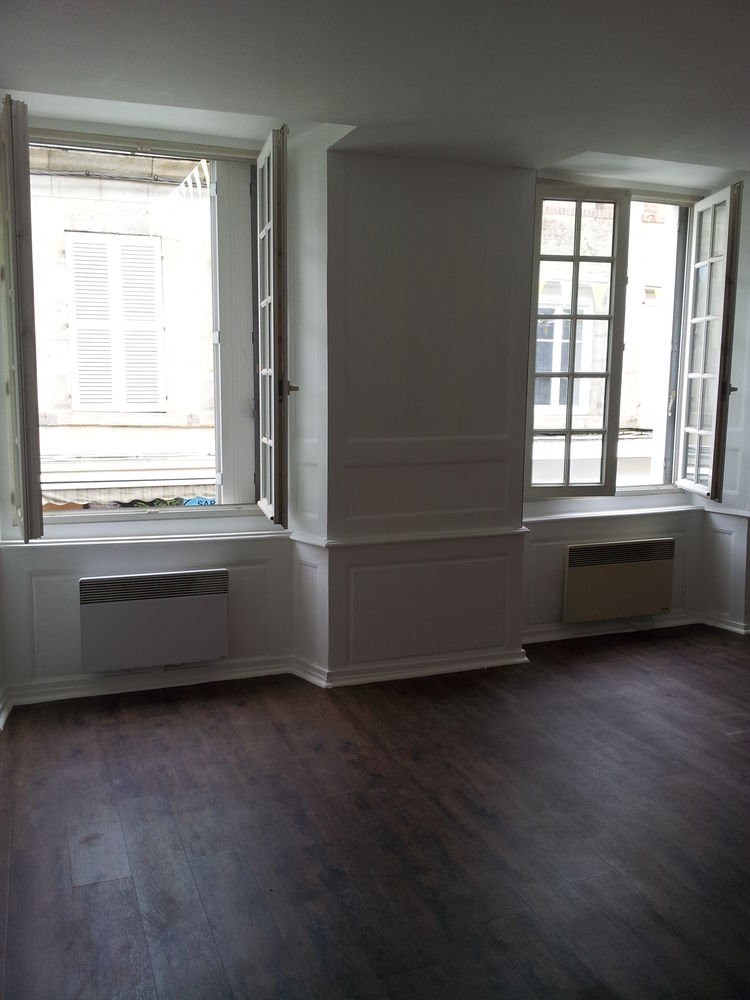 PARTICULIER loue gd t1 meublé guéret centre , rue piétonne