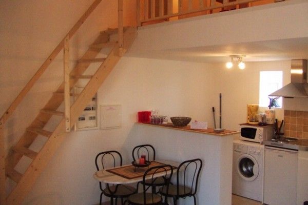 JOLI T1/2 meublé + parking, propriété sécurisée, 650 € ccc