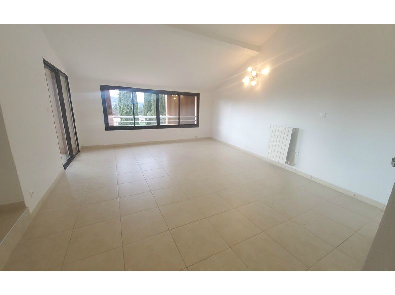 BEAU T4 EN CAMPAGNE - 105 m2