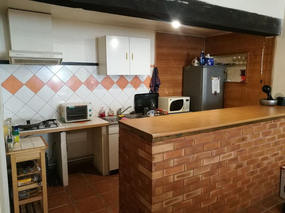 LOFT rdc + terrasse + parking, prop. sécurisée, px CV, 790€