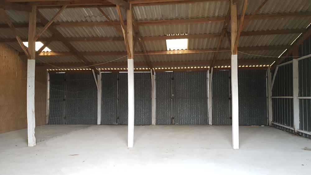 Entrepot avec 8 portes traversantes de 144 à 500 m2