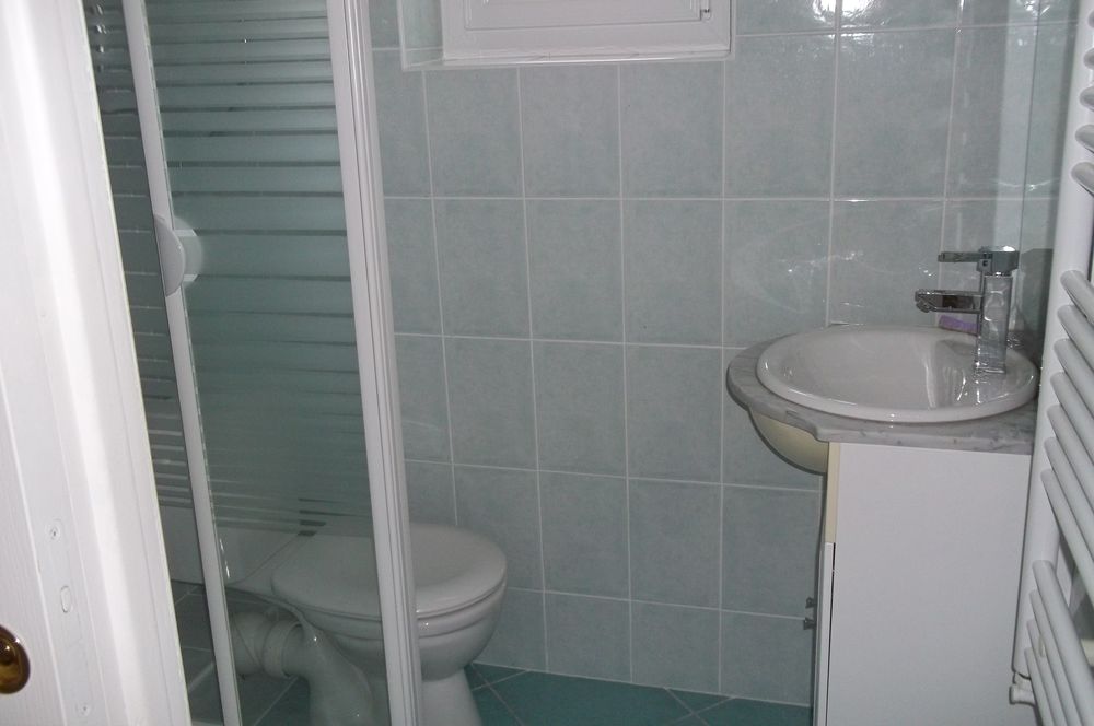 MAISON DE VILLE T3 70 M², AVEC TERRASSE, COUR ET GARAGE