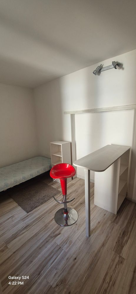 Studio Reims centre rue Gambetta avec meubles