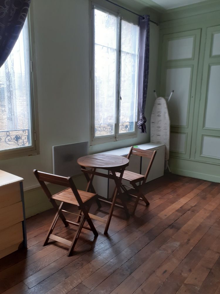 Grand studio meublé