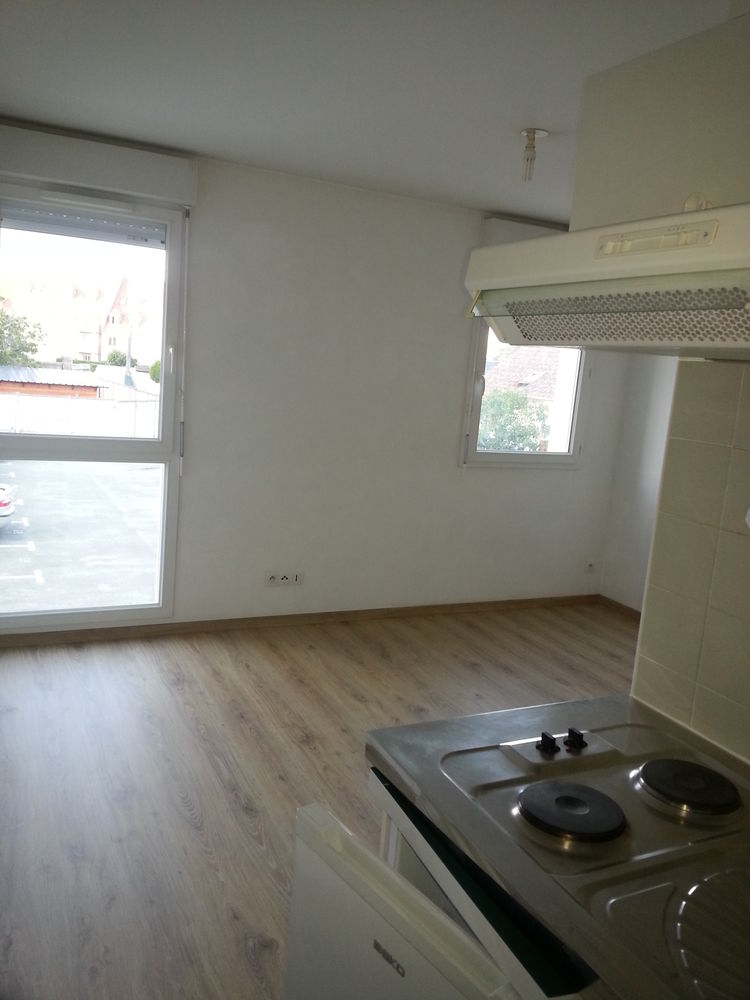 F1 avec parking en petite residence ST Michel EVREUX