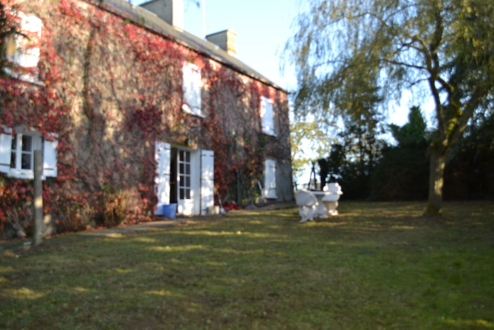 PETIT HARAS SITUE DANS CORP DE FERME