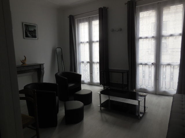 Appartement f2 meublé 2em étage centre-ville piétonnier