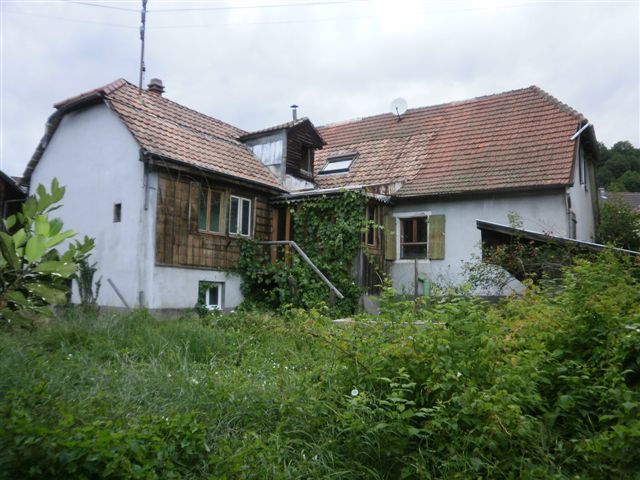 MAISON + GRANGE AVEC GRAND TERRAIN 15 ares IDEAL POUR GITES