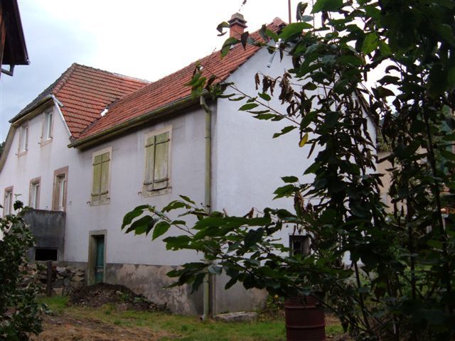MAISON + GRANGE AVEC GRAND TERRAIN 15 ares IDEAL POUR GITES