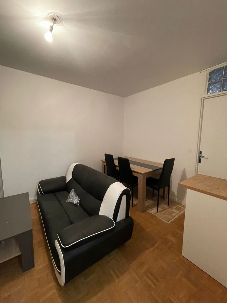Chambre meublée en colocation