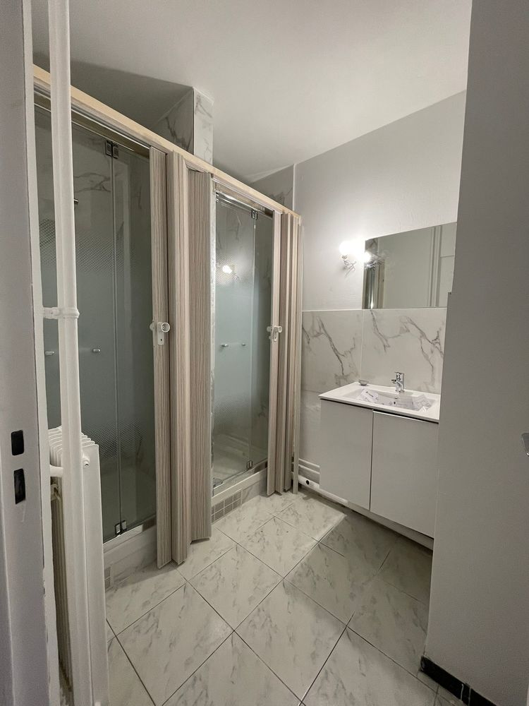 Chambre meublée en colocation