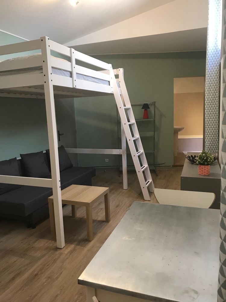 GRAND STUDIO MEUBLE 32M2, Centre Ville d'Avignon