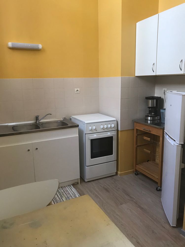 GRAND STUDIO MEUBLE 32M2, Centre Ville d'Avignon