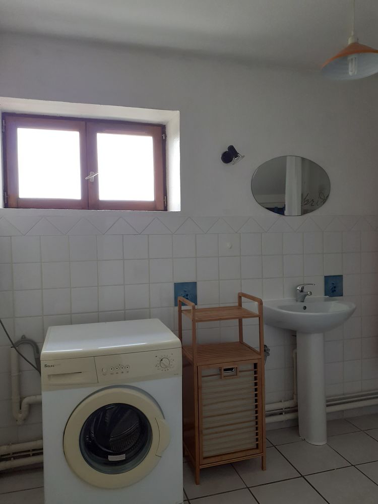 Studio meublé et F2 quartier calme