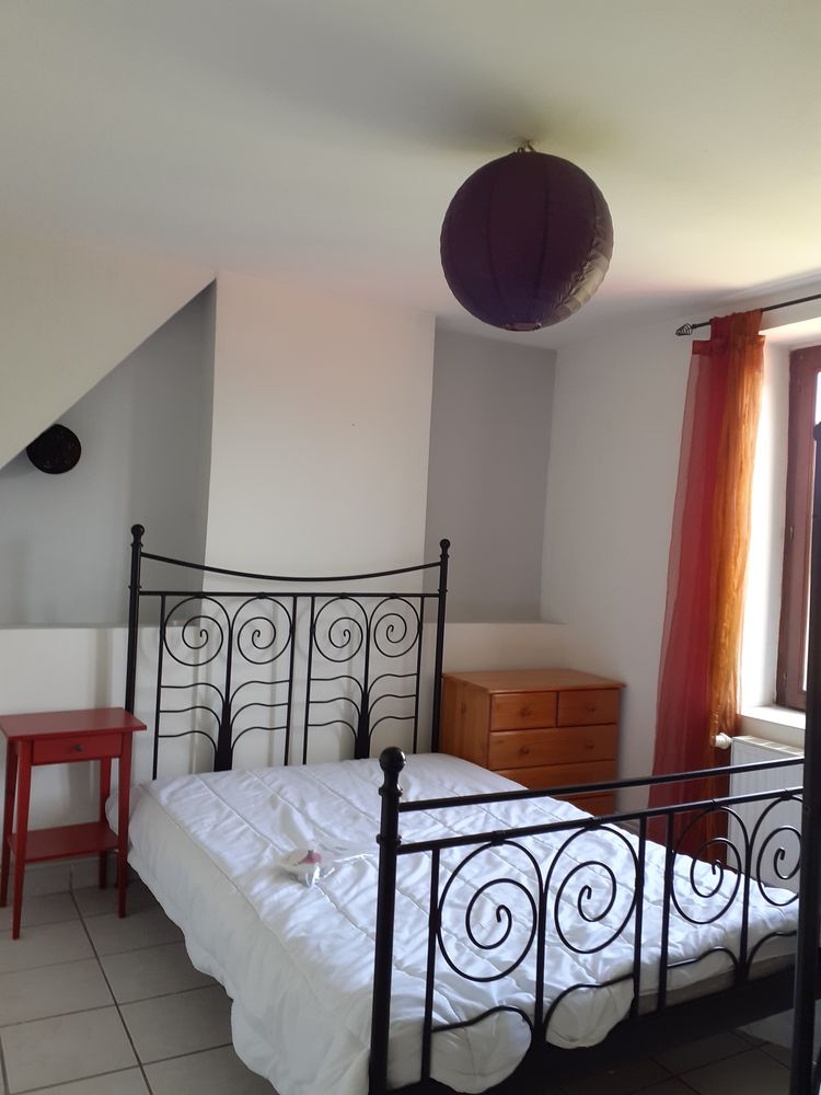 Studio meublé et F2 quartier calme