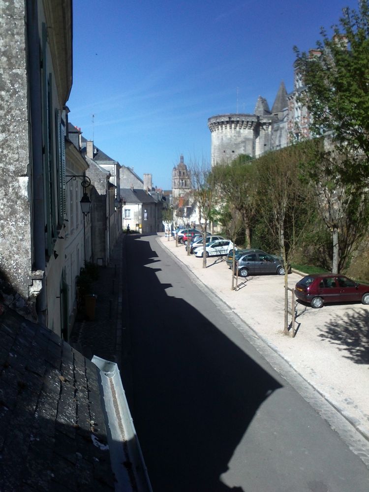 Loches: meublé, calme, prisé. Idéal pour télétravail