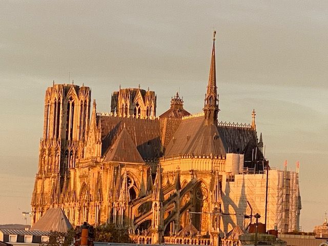 Reims cathédrale, chambre meublée