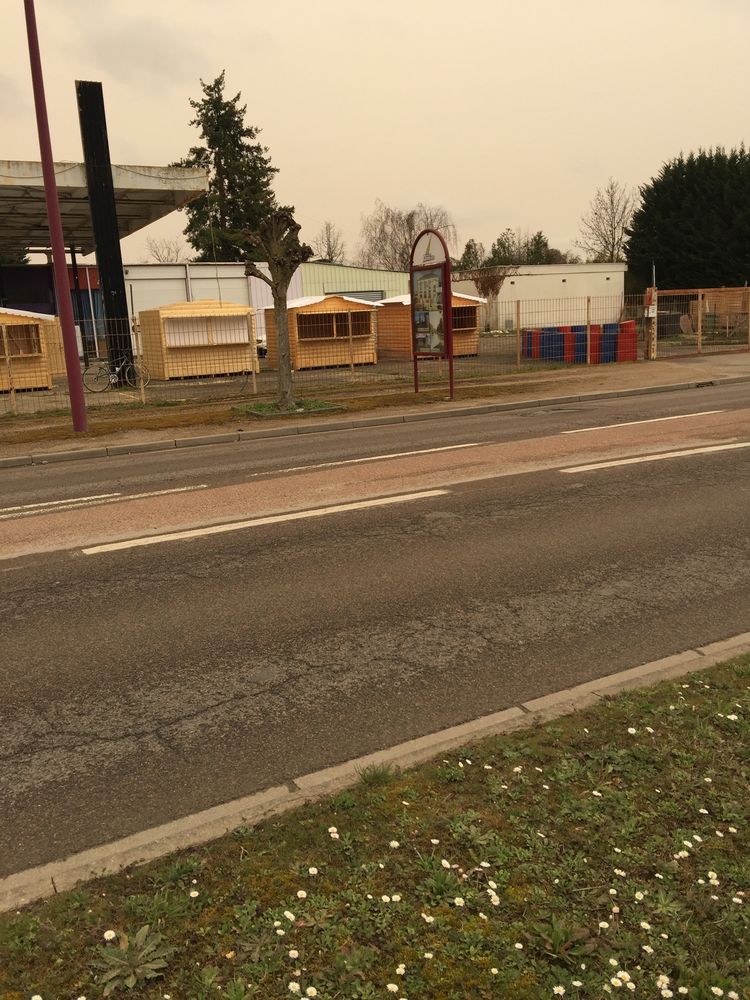 Emplacement avec chalets prix 350€ toutes activités
