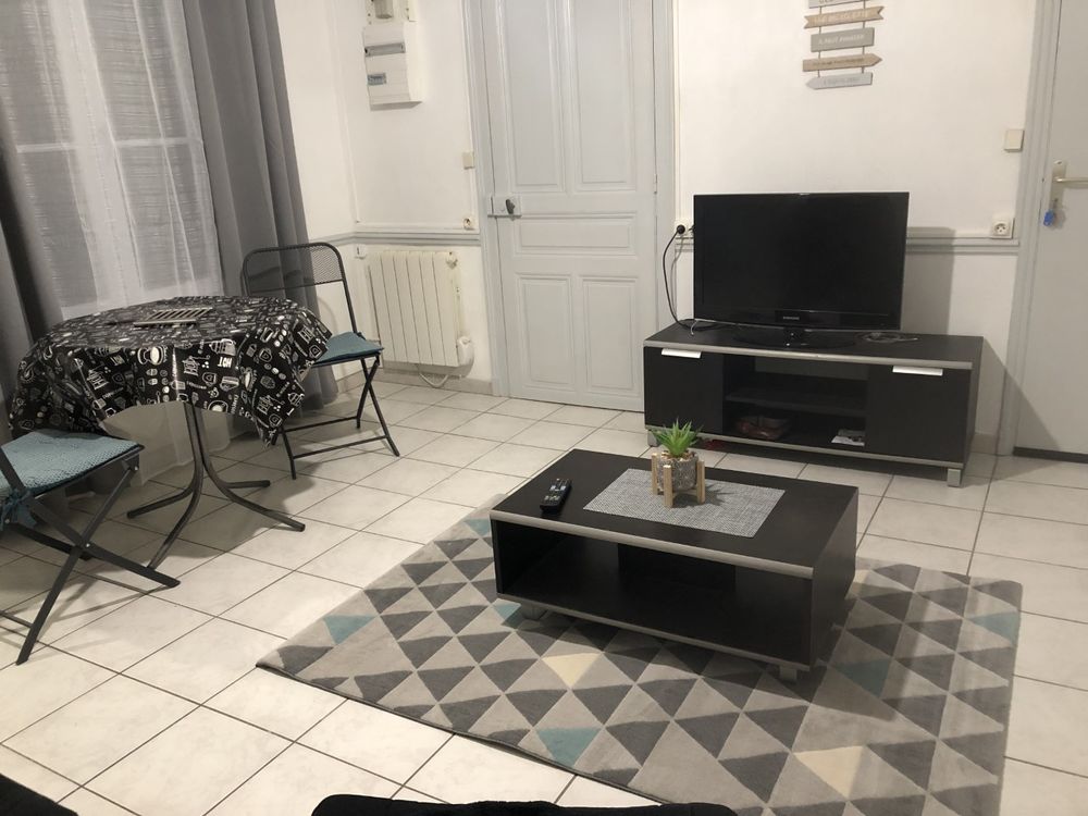 F2 TB meublé refait neuf centre Sainte Savine