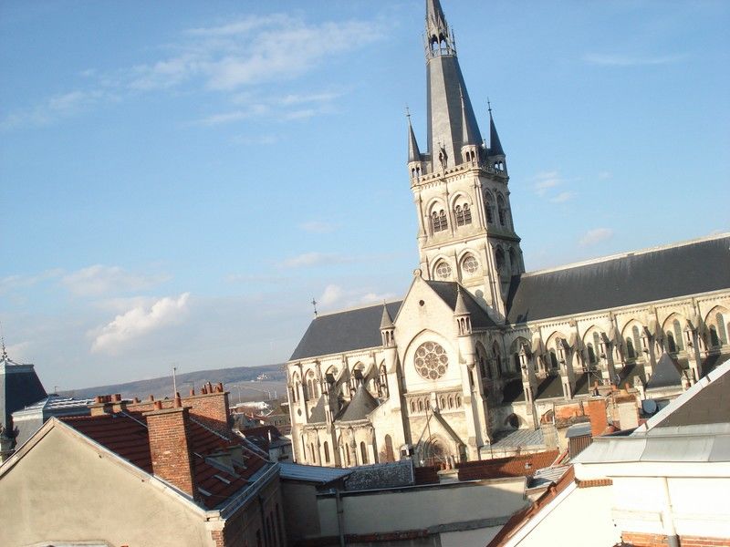 Epernay, hyper centre studio meublé