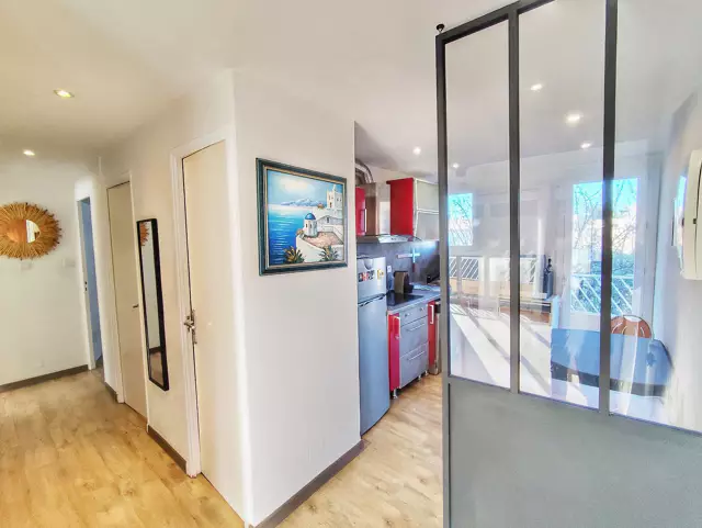 Beau T3 63m2 Meublé, calme, parking" C. Ville