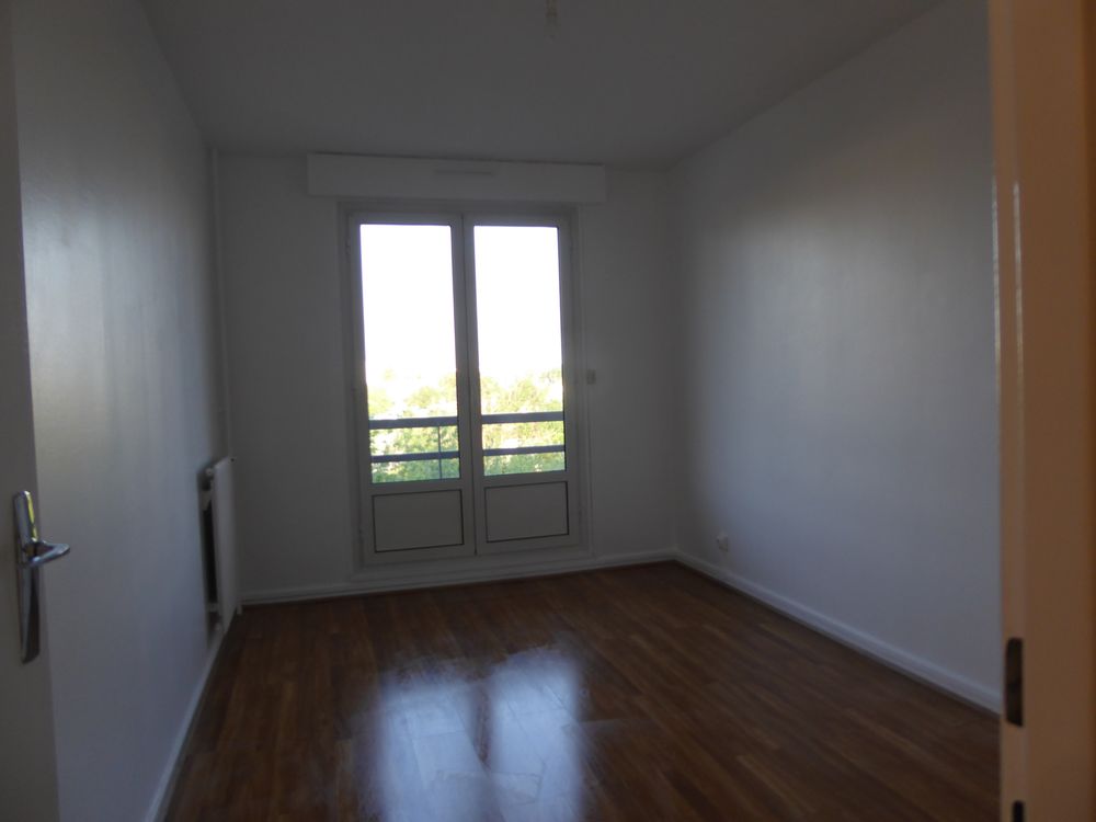 APPARTEMENT F2- 2 GRANDS BALCONS - VUE JARDIN - PARKING