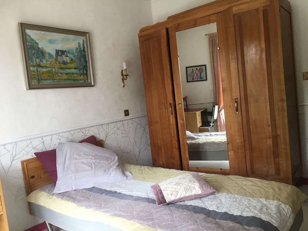 chambre meublée