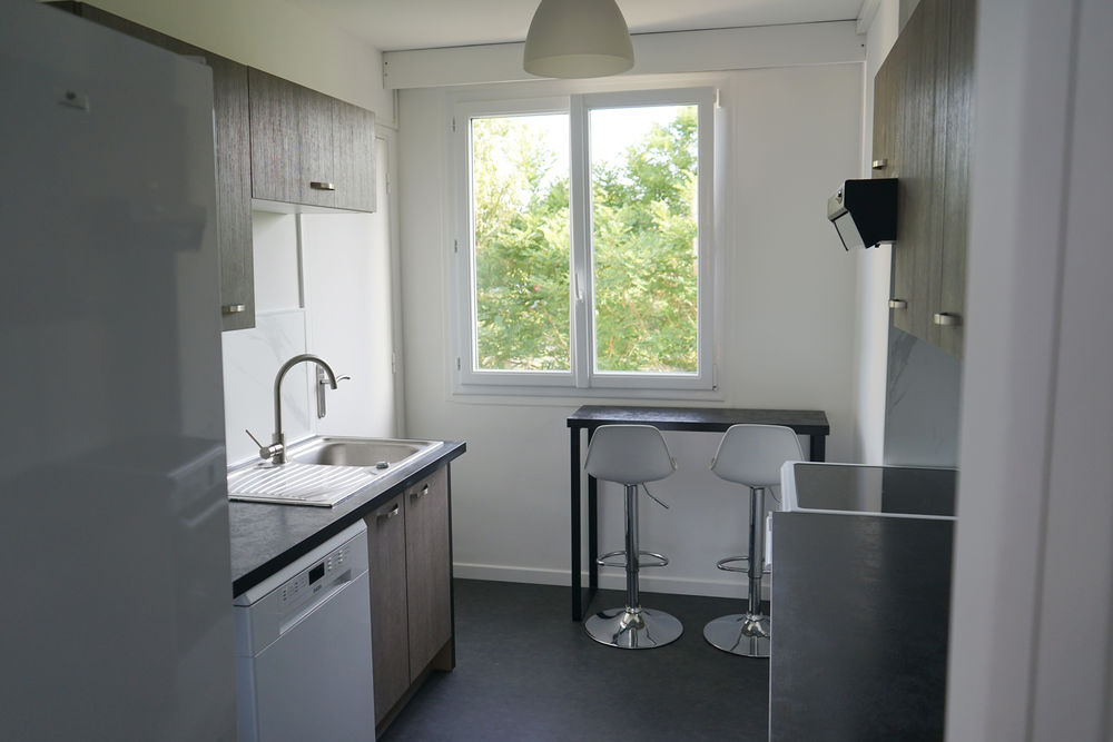 Chambre colocation lumineuse et confortable
