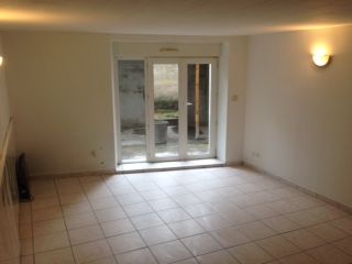 Duplex T3 avec petite cour fermée