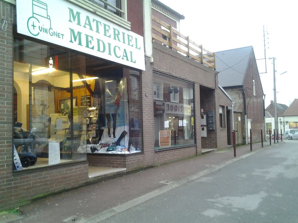 Location d un local commercial + appartement .