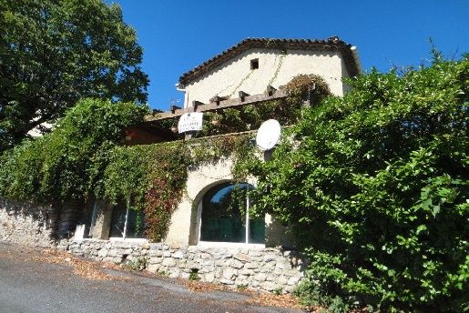 Maison provençale avec piscine sur Ales