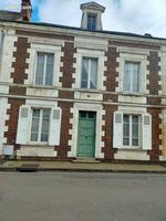 Bureaux/Maison 120 M2 place du 11 août - Nogent-le-Rotrou 900 Nogent-le-Rotrou (28400)