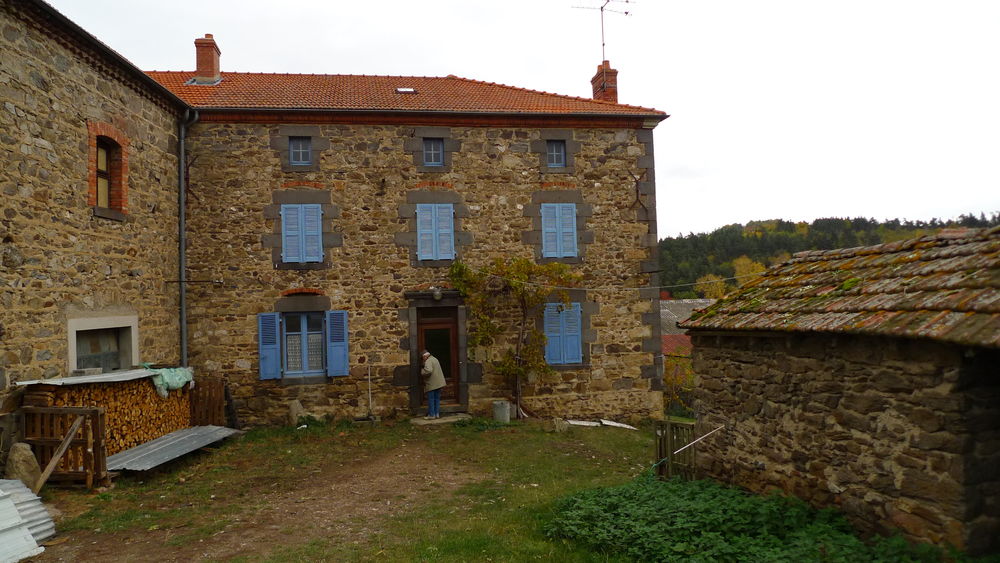 DEMEURE XIXeme 300 m² + 1000 m² DependancesTerrain 15000 M²