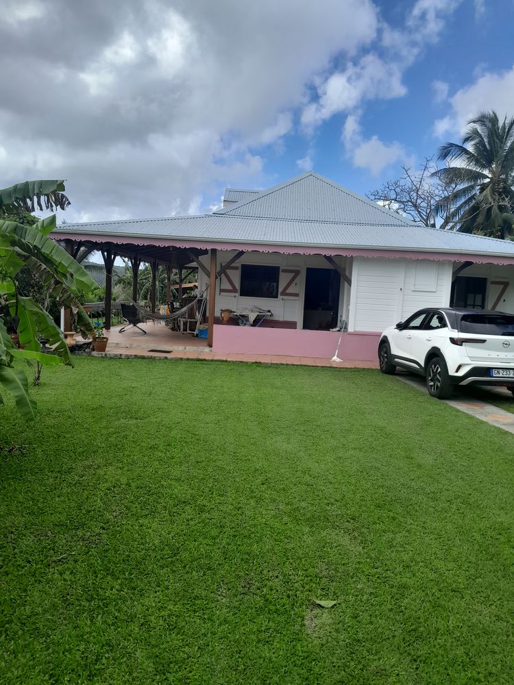 Maison de 5 pièces + 1 bungalow sur terrain de 2000 m2
