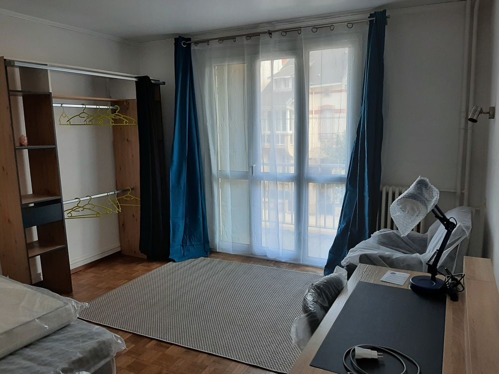 chambres meublées dans grand appartement .