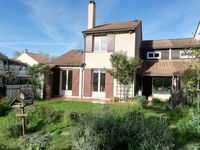 maison 104 m² avec superbe jardin. 4 chambres + pièce mansar 226000 Poitiers (86000)