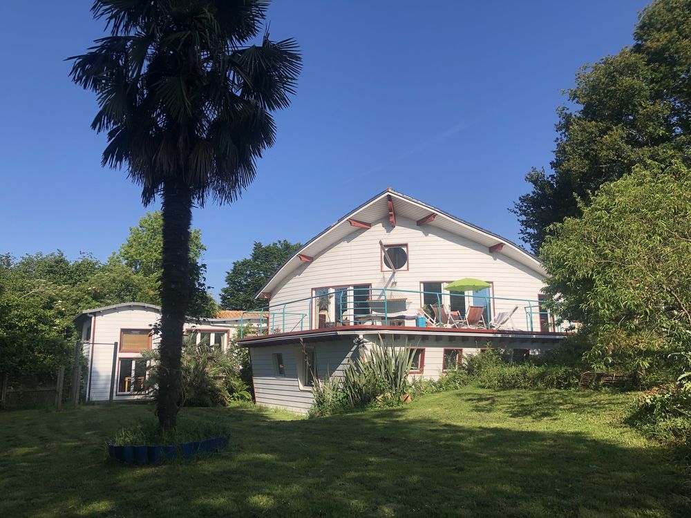 Maison d'architecte 144 m? + gite attenant de 40m?
