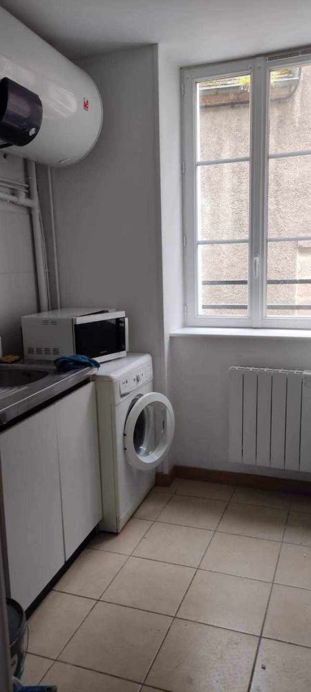 Particulier beau t1 rénové et isolé Guéret centre
