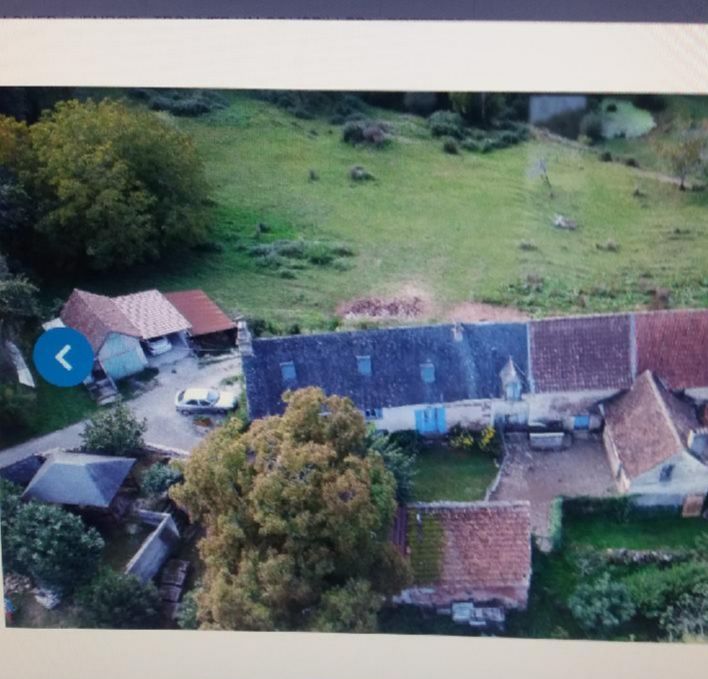 ferme isolée endroit paisible.