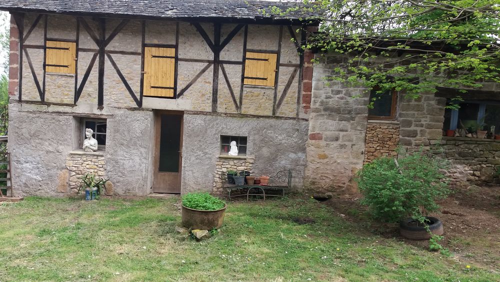 ferme isolée endroit paisible.