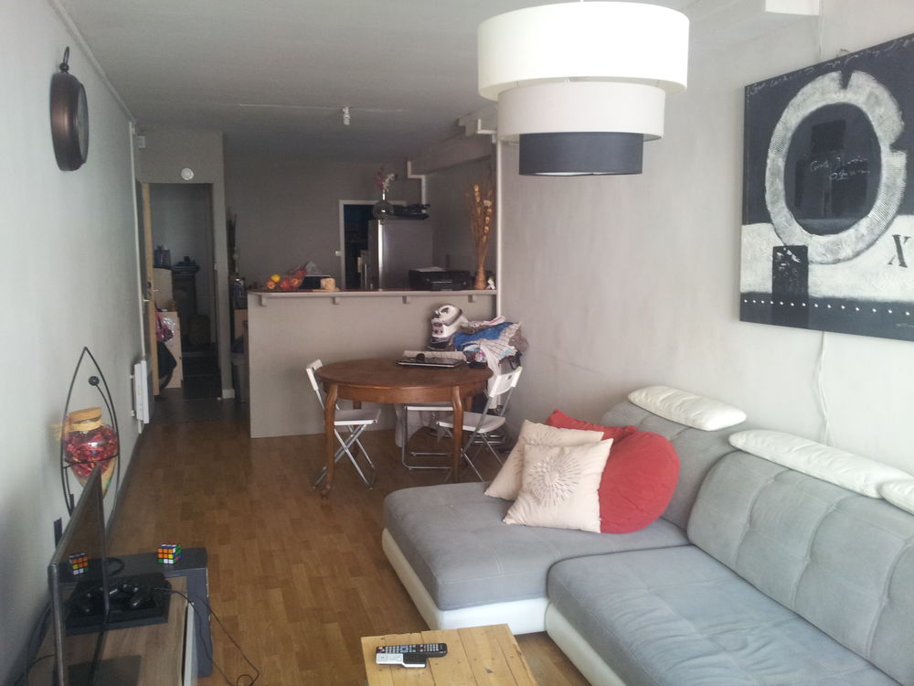 T 3 situé au 1 er étage et T 2 situé au rez de chaussée