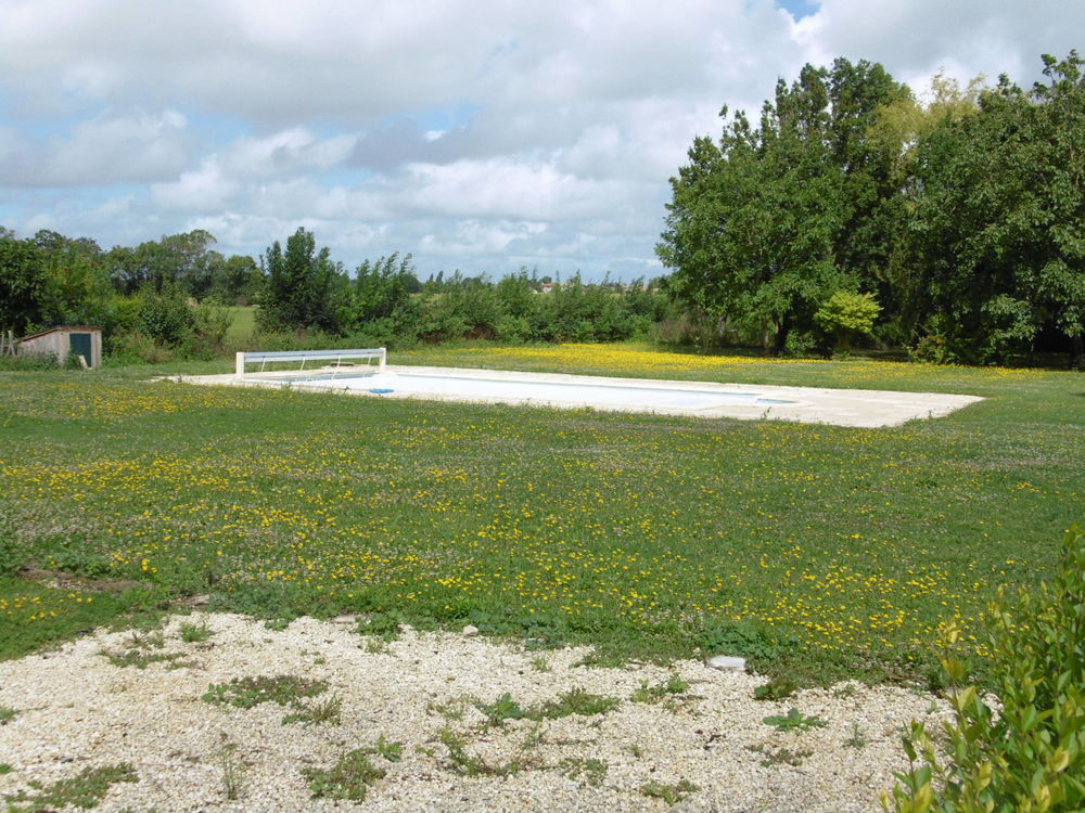 Proche La Rochelle Maison 6 pièces 240 m2 terrain 4370 m2