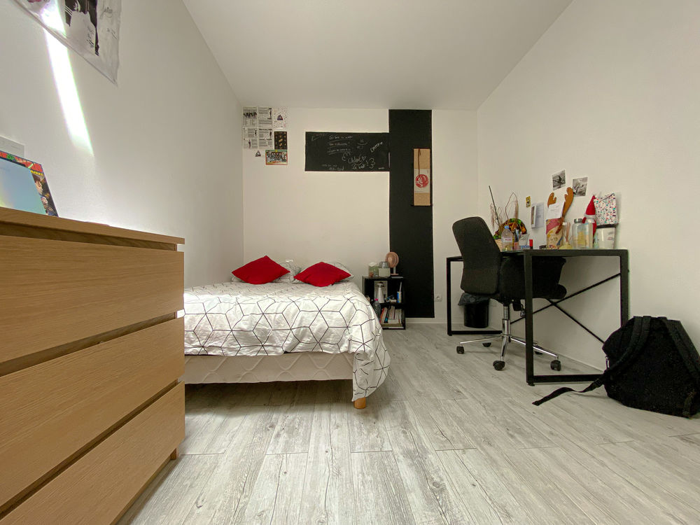 Chambre meublée