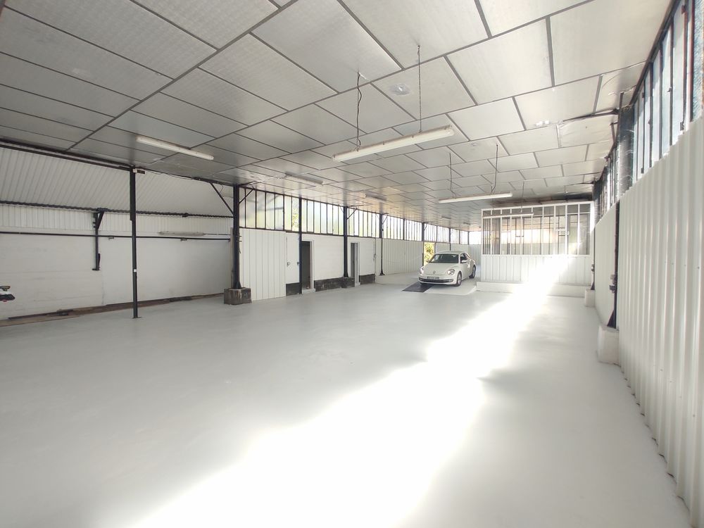 Local commercial 600m2 ,Bureaux, parking privé Angoulême