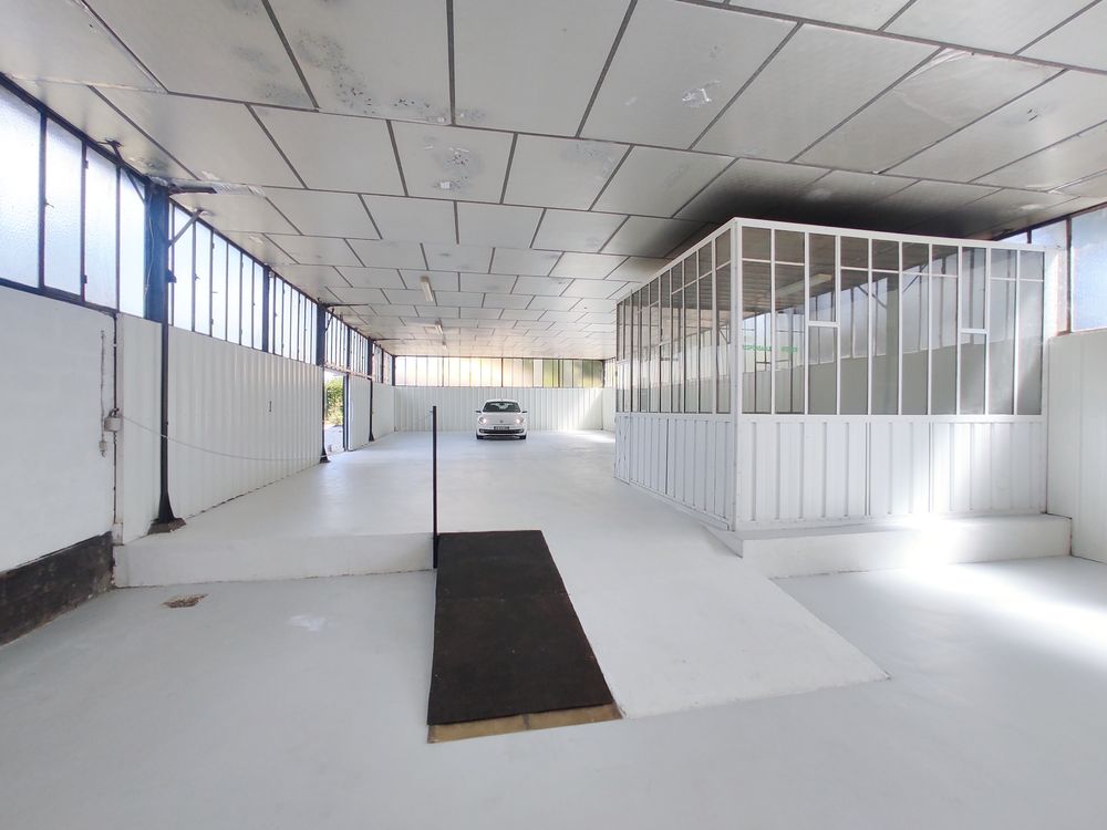 Local commercial 600m2 ,Bureaux, parking privé Angoulême