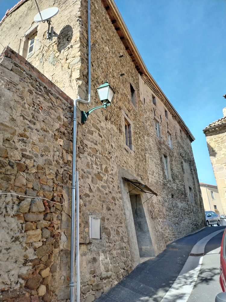Ensemble immobilier comprenant deux maisons