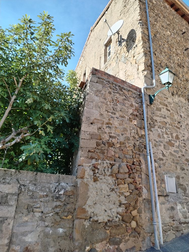 Ensemble immobilier comprenant deux maisons
